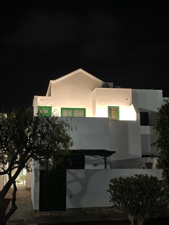 Izaro Apartamento Atico De Lujo Cerca De Playa Dorada Плайя-Бланка Екстер'єр фото
